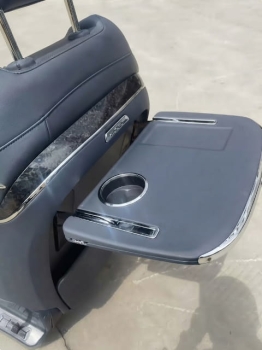 Bàn gấp lưng ghế Geely Ex5